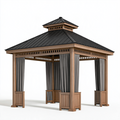 Pavillon de jardin 300 x 300 cm en bois marron avec toit métallique noir et rideaux